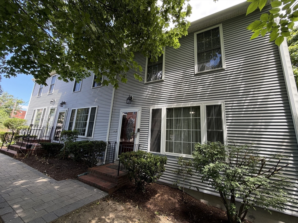16 Parker St, Quincy, Massachusetts, 3 Bedrooms Bedrooms, 5 Rooms Rooms,1.5 BathroomsBathrooms,Residential,For Sale,Parker St,73536301