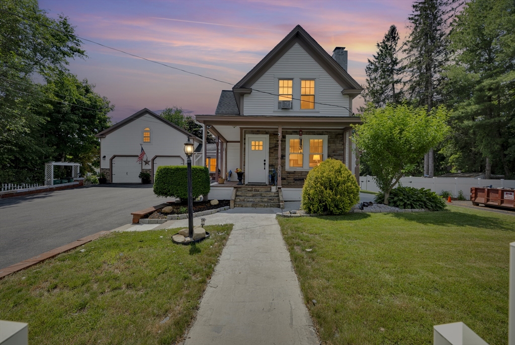 304 Wanoosnoc Rd, Fitchburg, Massachusetts, 4 Bedrooms Bedrooms, 8 Rooms Rooms,2.5 BathroomsBathrooms,Residential,For Sale,Wanoosnoc Rd,73536339