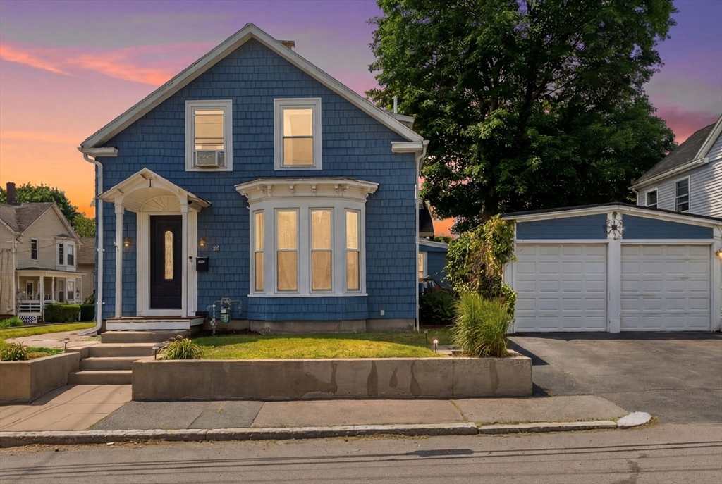 29 Fisher St, North Attleboro, Massachusetts, 3 Bedrooms Bedrooms, 7 Rooms Rooms,1.5 BathroomsBathrooms,Residential,For Sale,Fisher St,73536111