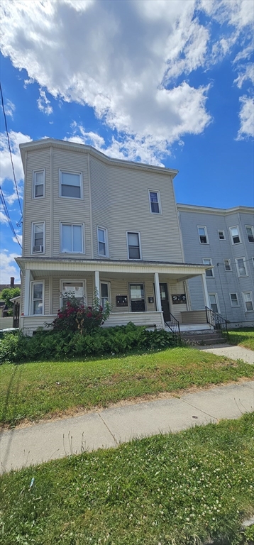 44-46 Ames Ave, Chicopee, Massachusetts, 2 Bedrooms Bedrooms, 5 Rooms Rooms,1 BathroomBathrooms,Residential Lease,For Rent,Ames Ave,73514917