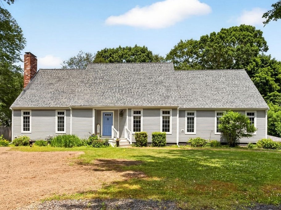 346 Judson St, Raynham, Massachusetts, 3 Bedrooms Bedrooms, 9 Rooms Rooms,2.5 BathroomsBathrooms,Residential,For Sale,Judson St,73536356