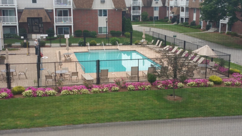 135 East Main St, Westborough, Massachusetts, 1 Bedroom Bedrooms, 4 Rooms Rooms,1 BathroomBathrooms,Residential Lease,For Rent,East Main St,73536365