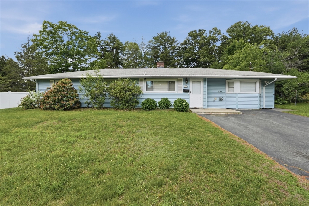 4 Edith Road, Framingham, Massachusetts, 3 Bedrooms Bedrooms, 7 Rooms Rooms,1.5 BathroomsBathrooms,Residential,For Sale,Edith Road,73536317