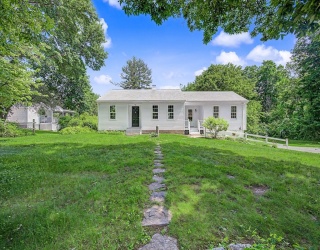 355 Boston Rd, Sutton, Massachusetts, 2 Bedrooms Bedrooms, 6 Rooms Rooms,2 BathroomsBathrooms,Residential,For Sale,Boston Rd,73536380