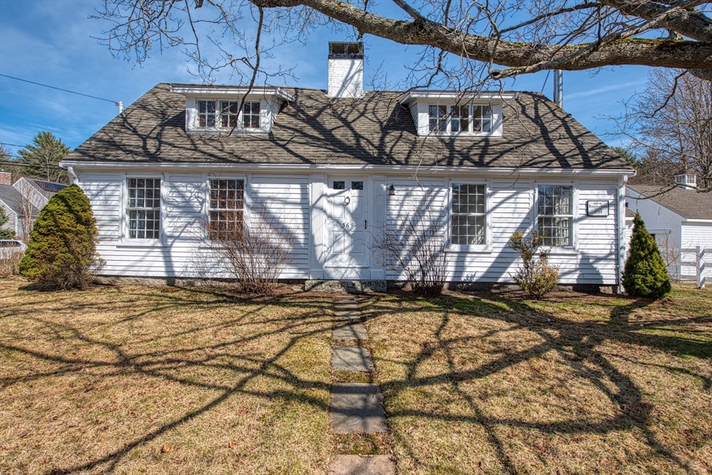 569 Main Street, Hanover, Massachusetts, 4 Bedrooms Bedrooms, 8 Rooms Rooms,2 BathroomsBathrooms,Residential Lease,For Rent,Main Street,73536389