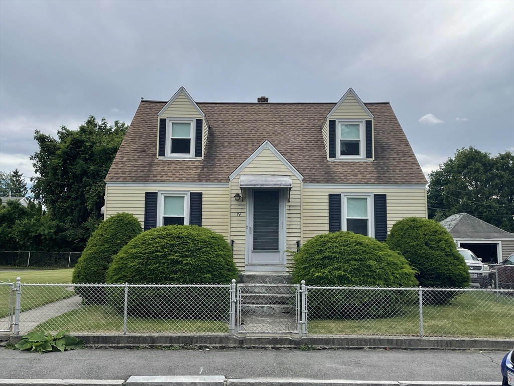 19 Atlanta, Worcester, Massachusetts, 3 Bedrooms Bedrooms, 7 Rooms Rooms,1 BathroomBathrooms,Residential Lease,For Rent,Atlanta,73536437