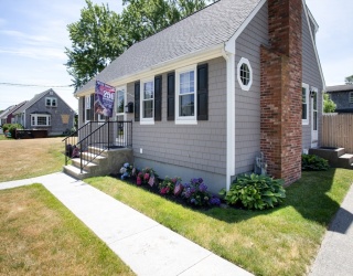 100 Sycamore St, Swansea, Massachusetts, 3 Bedrooms Bedrooms, 8 Rooms Rooms,3 BathroomsBathrooms,Residential,For Sale,Sycamore St,73536343