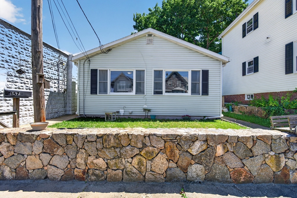 157 Maplewood Ave, Gloucester, Massachusetts, 2 Bedrooms Bedrooms, 4 Rooms Rooms,1 BathroomBathrooms,Residential,For Sale,Maplewood Ave,73536134