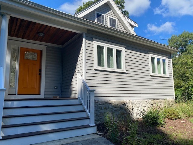 95 - 1 Lakeview St, Sharon, Massachusetts, 3 Bedrooms Bedrooms, 6 Rooms Rooms,2 BathroomsBathrooms,Residential Lease,For Rent,Lakeview St,73536347