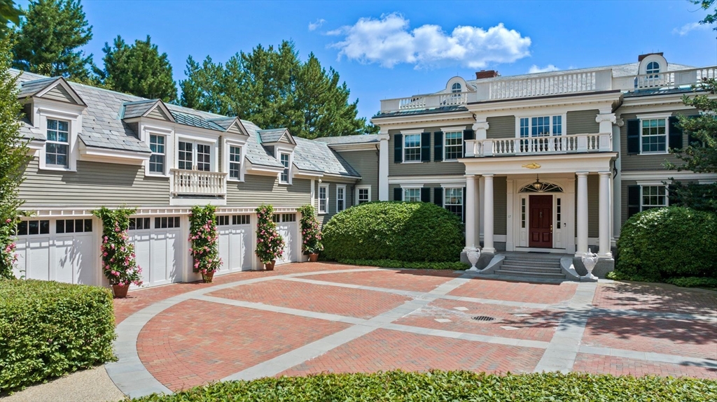 17 Crowninshield Road, Marblehead, Massachusetts, 5 Bedrooms Bedrooms, 14 Rooms Rooms,8 BathroomsBathrooms,Residential,For Sale,Crowninshield Road,73536454