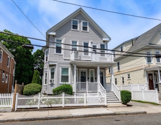 38-40 Cherry St, Medford, Massachusetts, 6 Bedrooms Bedrooms, 14 Rooms Rooms,2 BathroomsBathrooms,Residential Income,For Sale,Cherry St,73536452