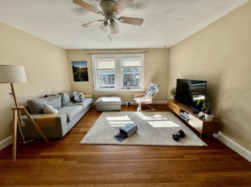 4907 Washington St, Boston, Massachusetts, 2 Bedrooms Bedrooms, 5 Rooms Rooms,1 BathroomBathrooms,Residential Lease,For Rent,Washington St,73536419