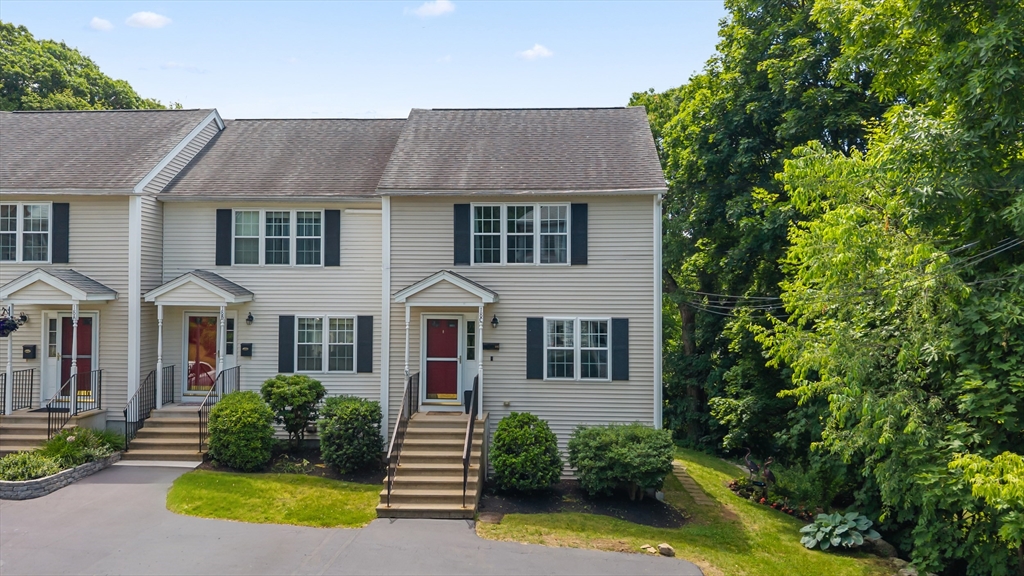 18 Linwood Street, Webster, Massachusetts, 2 Bedrooms Bedrooms, 5 Rooms Rooms,1.5 BathroomsBathrooms,Residential,For Sale,Linwood Street,73536456