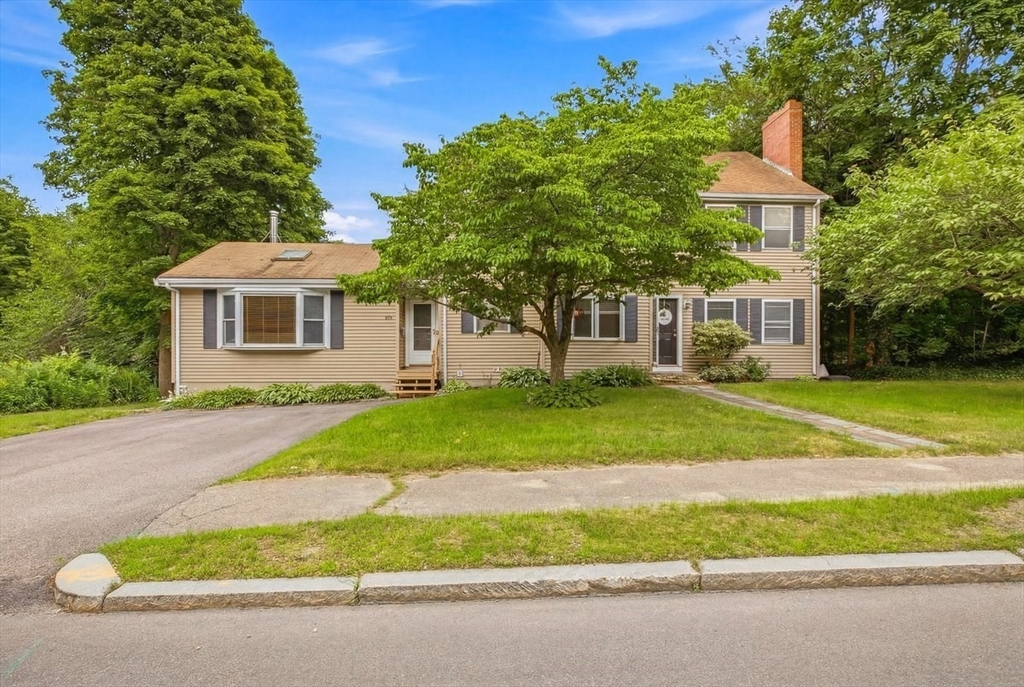 551 Pleasant St., Weymouth, Massachusetts, 4 Bedrooms Bedrooms, 10 Rooms Rooms,2 BathroomsBathrooms,Residential,For Sale,Pleasant St.,73536460