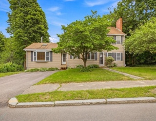 551 Pleasant St., Weymouth, Massachusetts, 4 Bedrooms Bedrooms, 10 Rooms Rooms,2 BathroomsBathrooms,Residential,For Sale,Pleasant St.,73536460