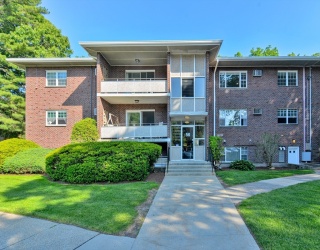 56 Jacqueline Rd, Waltham, Massachusetts, 1 Bedroom Bedrooms, 4 Rooms Rooms,1 BathroomBathrooms,Residential Lease,For Rent,Jacqueline Rd,73536462