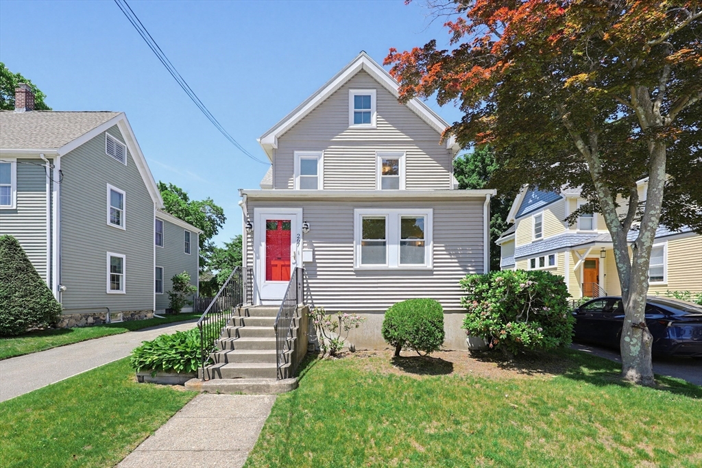 267 Cherry, Newton, Massachusetts, 3 Bedrooms Bedrooms, 7 Rooms Rooms,2 BathroomsBathrooms,Residential Lease,For Rent,Cherry,73536463