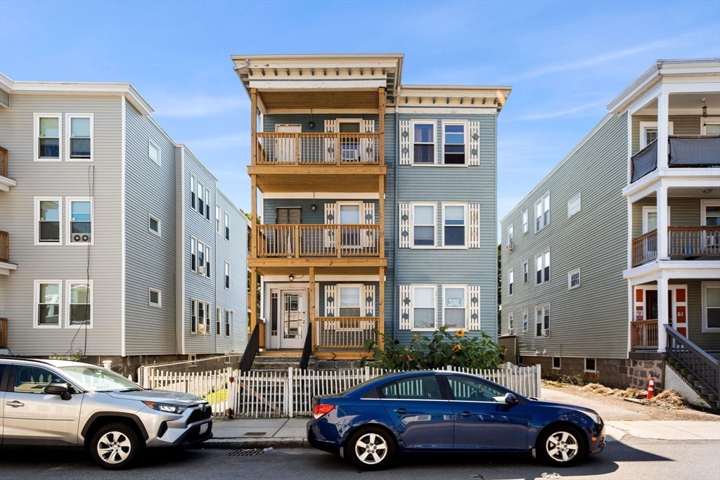 63 Whitten St, Boston, Massachusetts, 3 Bedrooms Bedrooms, 5 Rooms Rooms,1 BathroomBathrooms,Residential Lease,For Rent,Whitten St,73536186
