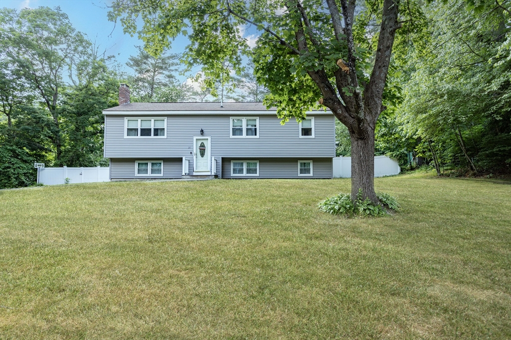 37 Forest Trail, East Bridgewater, Massachusetts, 3 Bedrooms Bedrooms, 10 Rooms Rooms,2 BathroomsBathrooms,Residential,For Sale,Forest Trail,73536425