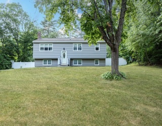 37 Forest Trail, East Bridgewater, Massachusetts, 3 Bedrooms Bedrooms, 10 Rooms Rooms,2 BathroomsBathrooms,Residential,For Sale,Forest Trail,73536425