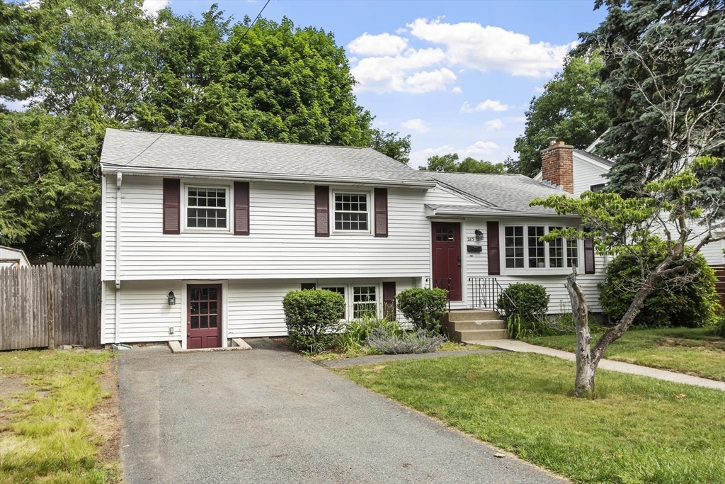283 Florence Ave, Arlington, Massachusetts, 3 Bedrooms Bedrooms, 7 Rooms Rooms,1.5 BathroomsBathrooms,Residential,For Sale,Florence Ave,73536470
