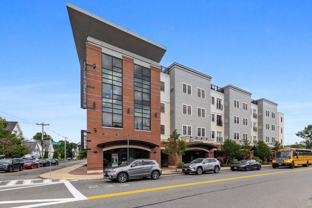 175 North Avenue, Wakefield, Massachusetts, 2 Bedrooms Bedrooms, 5 Rooms Rooms,2 BathroomsBathrooms,Residential,For Sale,North Avenue,73536488