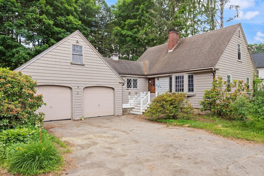 51 Main Street, Norfolk, Massachusetts, 3 Bedrooms Bedrooms, 7 Rooms Rooms,1.5 BathroomsBathrooms,Residential,For Sale,Main Street,73536502