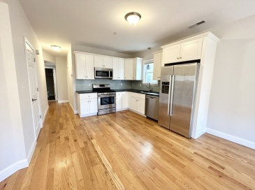 995 Dorchester Ave, Boston, Massachusetts, 3 Bedrooms Bedrooms, 7 Rooms Rooms,2 BathroomsBathrooms,Residential Lease,For Rent,Dorchester Ave,73206609
