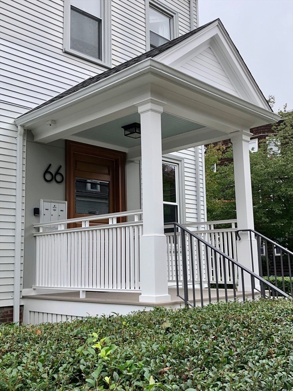 66 Walnut St, Somerville, Massachusetts, 3 Rooms Rooms,1 BathroomBathrooms,Residential Lease,For Rent,Walnut St,73536521