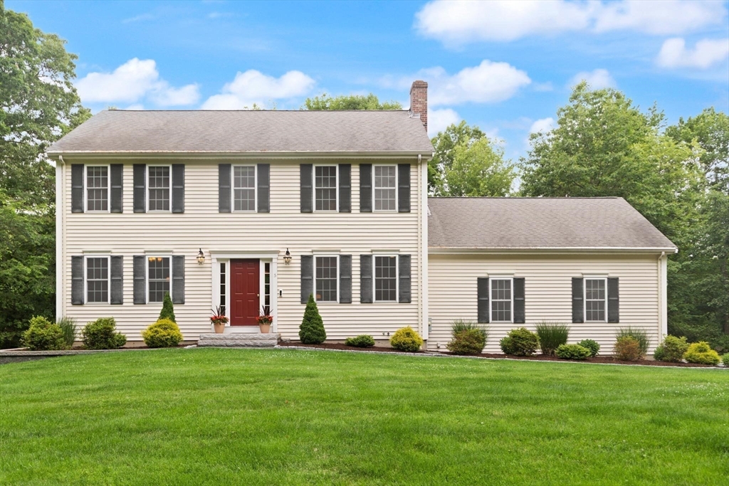5 Winchester Rd, Medway, Massachusetts, 4 Bedrooms Bedrooms, 9 Rooms Rooms,2.5 BathroomsBathrooms,Residential,For Sale,Winchester Rd,73536507