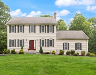 5 Winchester Rd, Medway, Massachusetts, 4 Bedrooms Bedrooms, 9 Rooms Rooms,2.5 BathroomsBathrooms,Residential,For Sale,Winchester Rd,73536507
