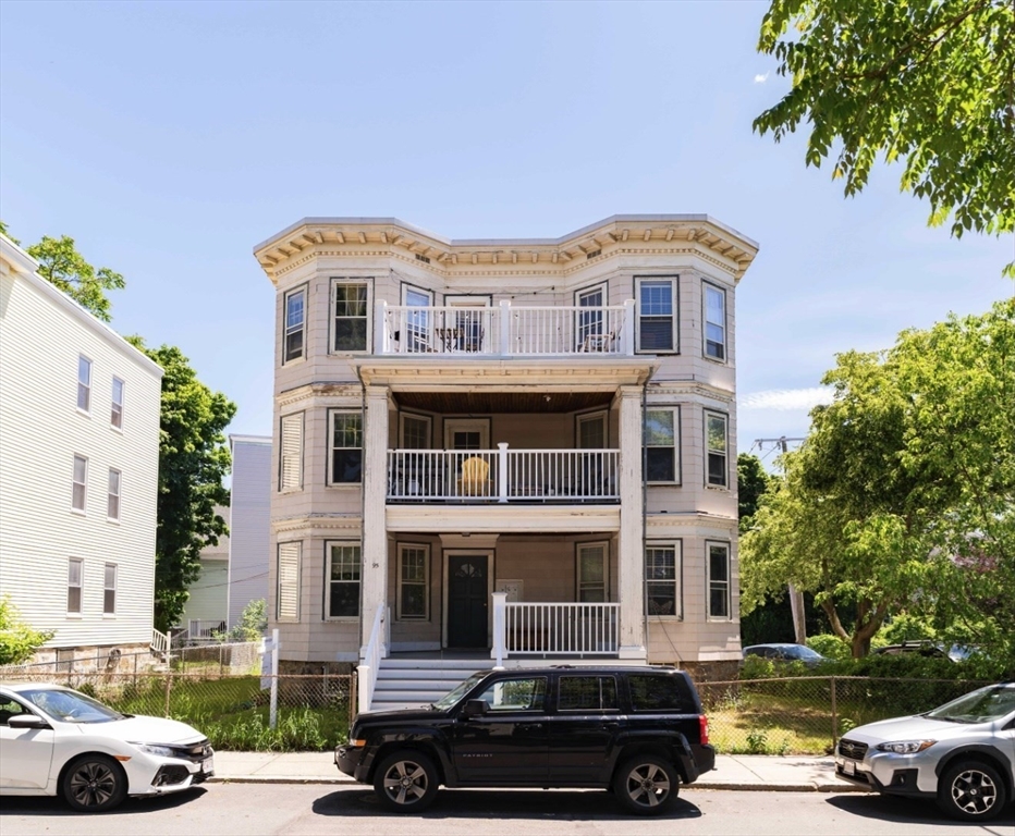 95 Franklin St, Boston, Massachusetts, 9 Bedrooms Bedrooms, 15 Rooms Rooms,3 BathroomsBathrooms,Residential Income,For Sale,Franklin St,73536526