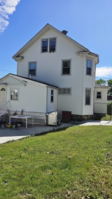350 Washington St, Malden, Massachusetts, 4 Bedrooms Bedrooms, 9 Rooms Rooms,2 BathroomsBathrooms,Residential,For Sale,Washington St,73536595