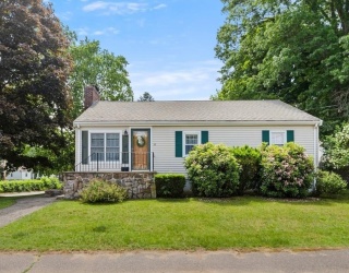 16 Beaver Park Road, Danvers, Massachusetts, 3 Bedrooms Bedrooms, 6 Rooms Rooms,1.5 BathroomsBathrooms,Residential,For Sale,Beaver Park Road,73536573