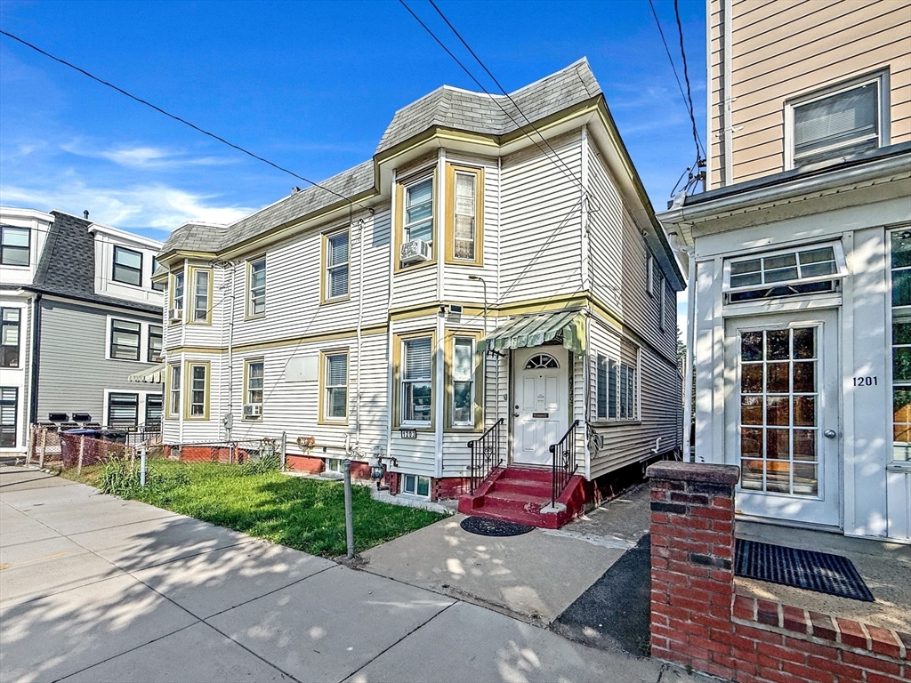 1203 Bennington St, Boston, Massachusetts, 5 Bedrooms Bedrooms, 7 Rooms Rooms,2 BathroomsBathrooms,Residential,For Sale,Bennington St,73536655