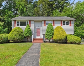 54 Ross Ave, Stoughton, Massachusetts, 3 Bedrooms Bedrooms, 8 Rooms Rooms,1.5 BathroomsBathrooms,Residential,For Sale,Ross Ave,73536659