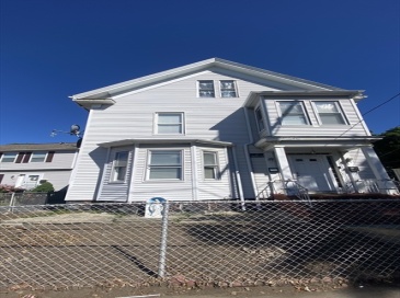 585 Western Ave, Lynn, Massachusetts, 2 Bedrooms Bedrooms, 4 Rooms Rooms,1 BathroomBathrooms,Residential Lease,For Rent,Western Ave,73536675 585 Western Ave, Lynn, Massachusetts, 2 Bedrooms Bedrooms, 4 Rooms Rooms,1 BathroomBathrooms,Residential Lease,For Rent,Western Ave,73536675