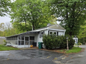 1237 Central Street, Leominster, Massachusetts, 2 Bedrooms Bedrooms, 4 Rooms Rooms,1 BathroomBathrooms,Residential,For Sale,Central Street,73517917