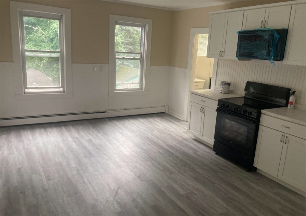 93 Arthur St, Brockton, Massachusetts, 2 Bedrooms Bedrooms, 4 Rooms Rooms,1 BathroomBathrooms,Residential Lease,For Rent,Arthur St,73536645