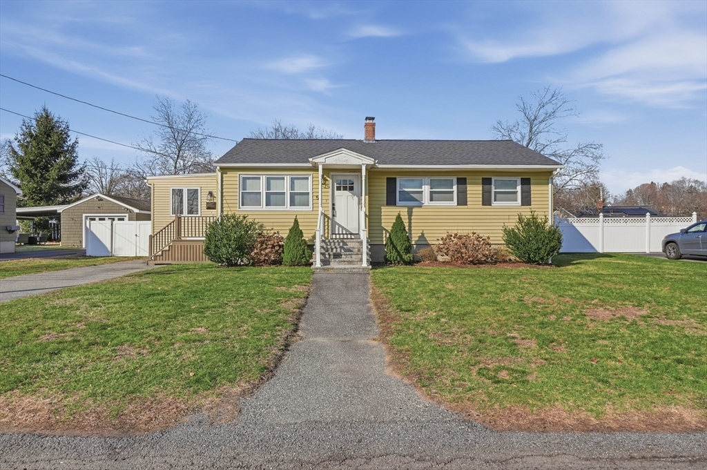 53 Enfield Street, Lowell, Massachusetts, 3 Bedrooms Bedrooms, 6 Rooms Rooms,1 BathroomBathrooms,Residential,For Sale,Enfield Street,73501659