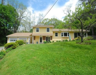 15 Sunnyside Lane, Lincoln, Massachusetts, 4 Bedrooms Bedrooms, 12 Rooms Rooms,2 BathroomsBathrooms,Residential Lease,For Rent,Sunnyside Lane,73509289
