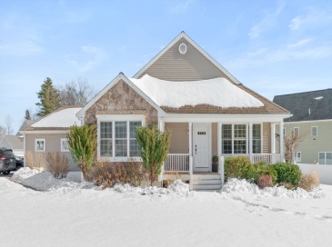 3 Parkview Ln, Brockton, Massachusetts, 5 Bedrooms Bedrooms, 8 Rooms Rooms,3 BathroomsBathrooms,Residential,For Sale,Parkview Ln,73499561