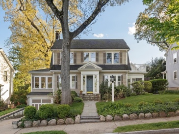 46 Randlett Park, Newton, Massachusetts, 3 Bedrooms Bedrooms, 8 Rooms Rooms,1.5 BathroomsBathrooms,Residential,For Sale,Randlett Park,73518057