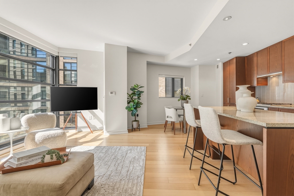 580 Washington St, Boston, Massachusetts, 2 Bedrooms Bedrooms, 4 Rooms Rooms,2 BathroomsBathrooms,Residential,For Sale,Washington St,73487129