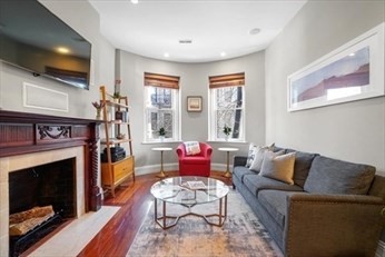 146 Worcester St, Boston, Massachusetts, 2 Bedrooms Bedrooms, 5 Rooms Rooms,2 BathroomsBathrooms,Residential Lease,For Rent,Worcester St,73531159