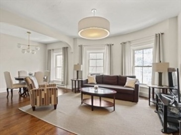 94 Worcester St, Boston, Massachusetts, 2 Bedrooms Bedrooms, 4 Rooms Rooms,1 BathroomBathrooms,Residential Lease,For Rent,Worcester St,73526636