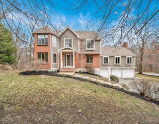 315 Candlestick Rd, North Andover, Massachusetts, 4 Bedrooms Bedrooms, 9 Rooms Rooms,2.5 BathroomsBathrooms,Residential,For Sale,Candlestick Rd,73498314