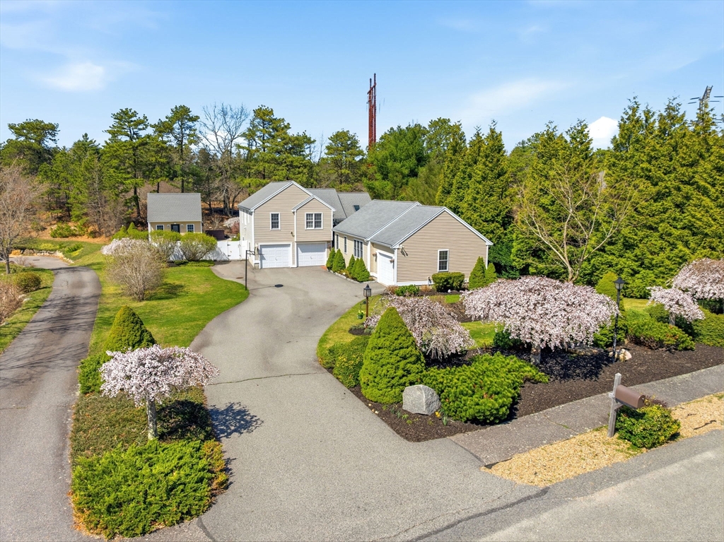 57 Stillwater Dr, Plymouth, Massachusetts, 4 Bedrooms Bedrooms, 9 Rooms Rooms,3.5 BathroomsBathrooms,Residential,For Sale,Stillwater Dr,73507498