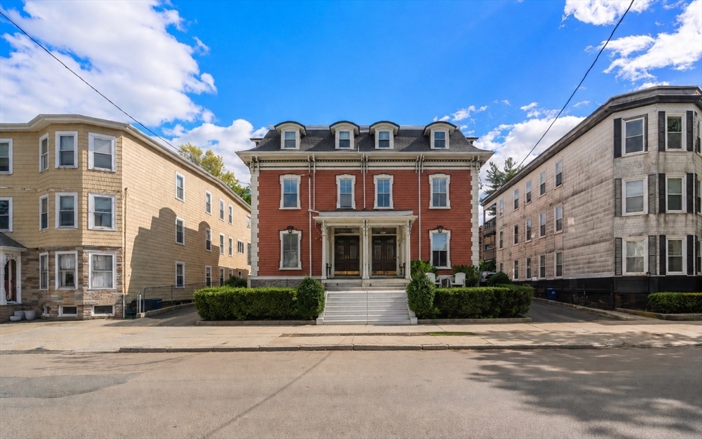 903 E. Broadway, Boston, Massachusetts, 2 Bedrooms Bedrooms, 6 Rooms Rooms,2 BathroomsBathrooms,Residential Lease,For Rent,E. Broadway,73528268