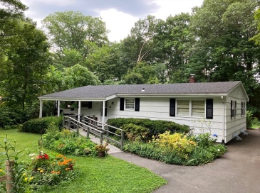 20 Winslow Ave, Northampton, Massachusetts, 3 Bedrooms Bedrooms, 7 Rooms Rooms,2 BathroomsBathrooms,Residential,For Sale,Winslow Ave,73510647